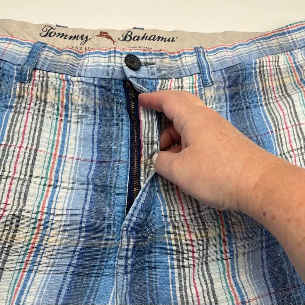 Tommy Bahama Men’s Shorts Plaid Ocean Deep Blue White Casual Linen Blend Size 42